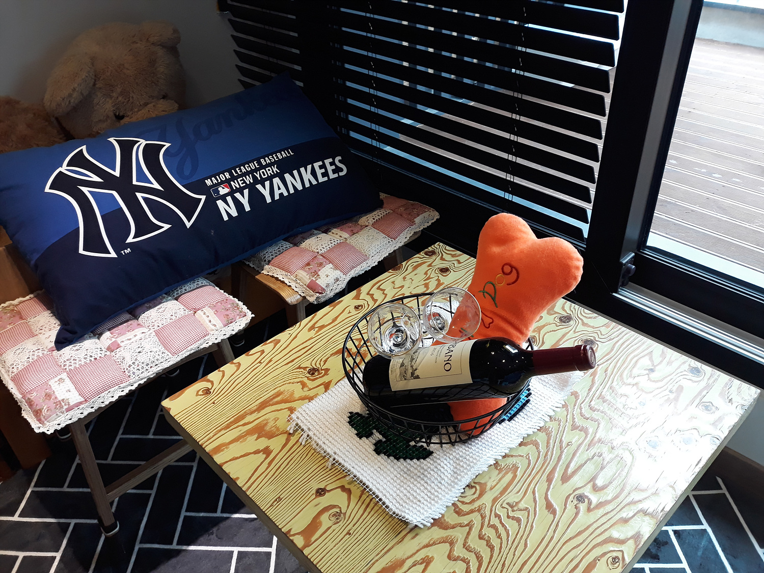 room detail thumbnail 2