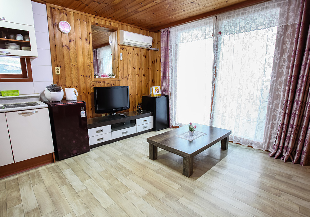 https://yaimg.yanolja.com/v5/2025/04/20/18/68053702b522f6.28926818.jpg