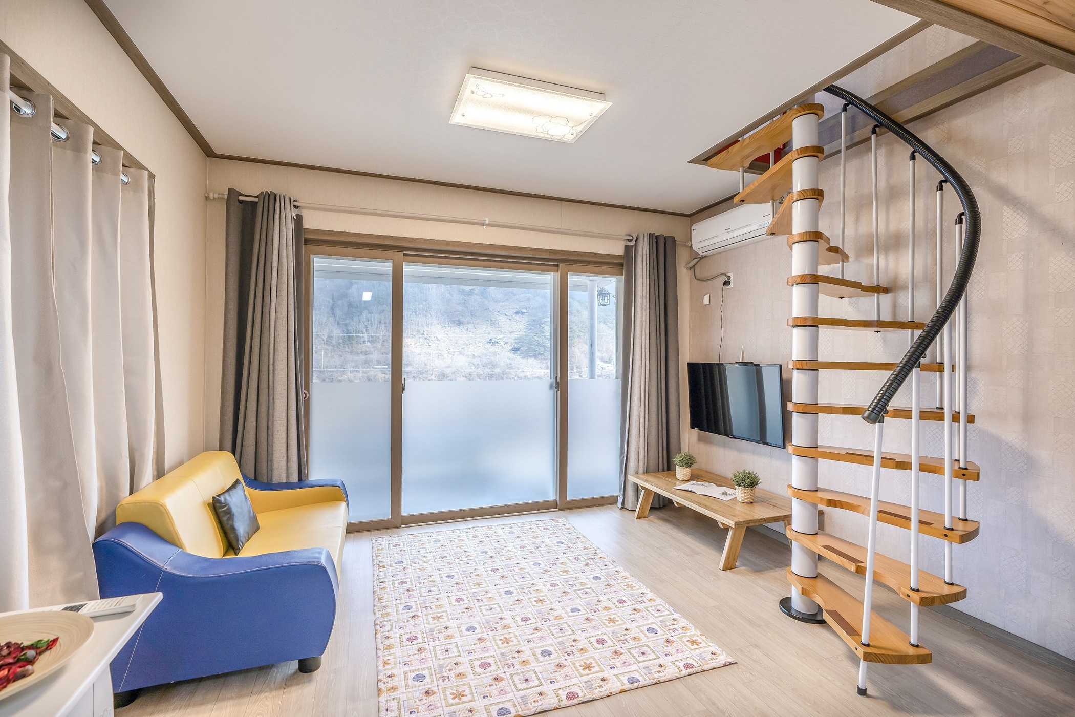 room detail thumbnail 1