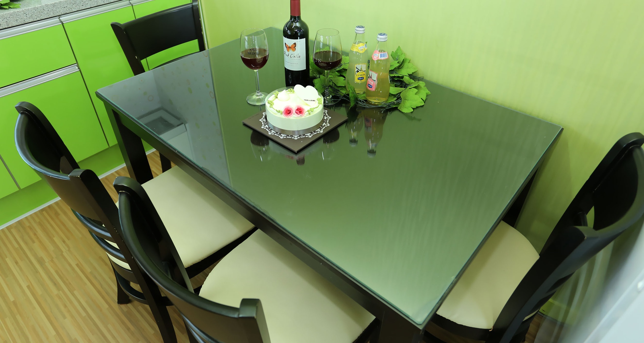 room detail thumbnail 2