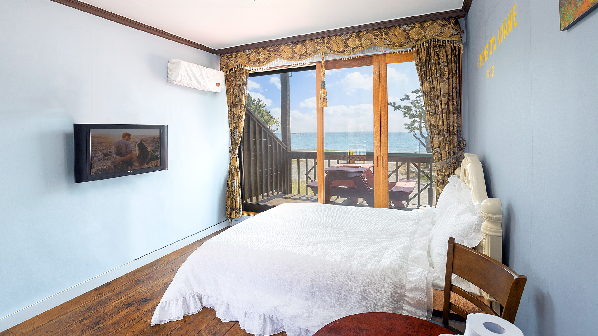 room detail thumbnail 1