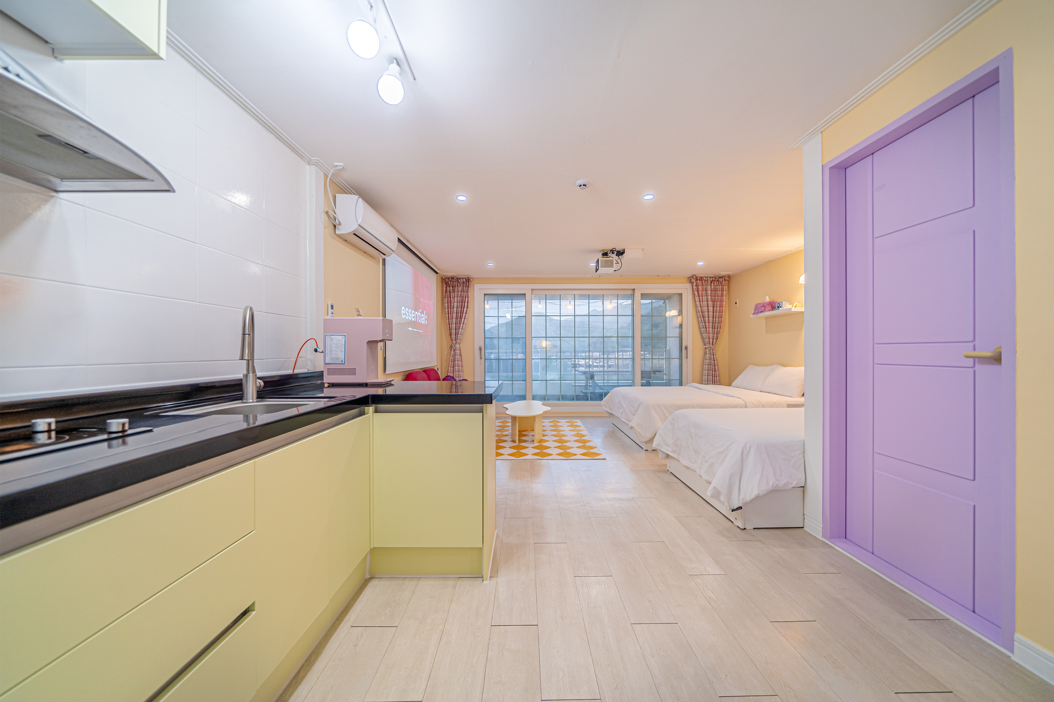 room detail thumbnail 1