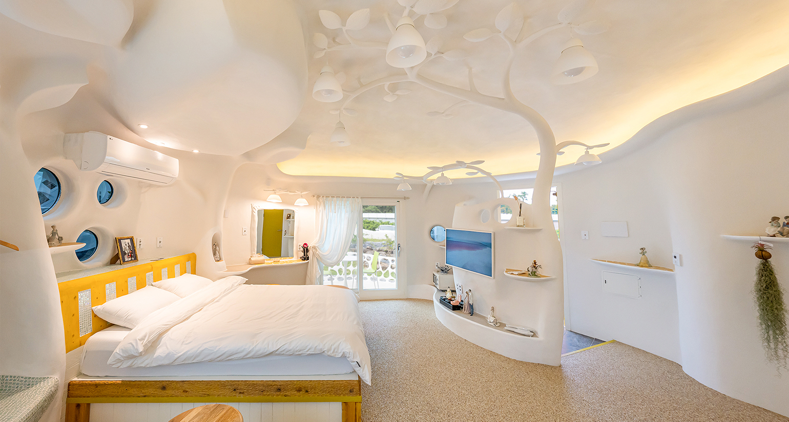 room detail thumbnail 1