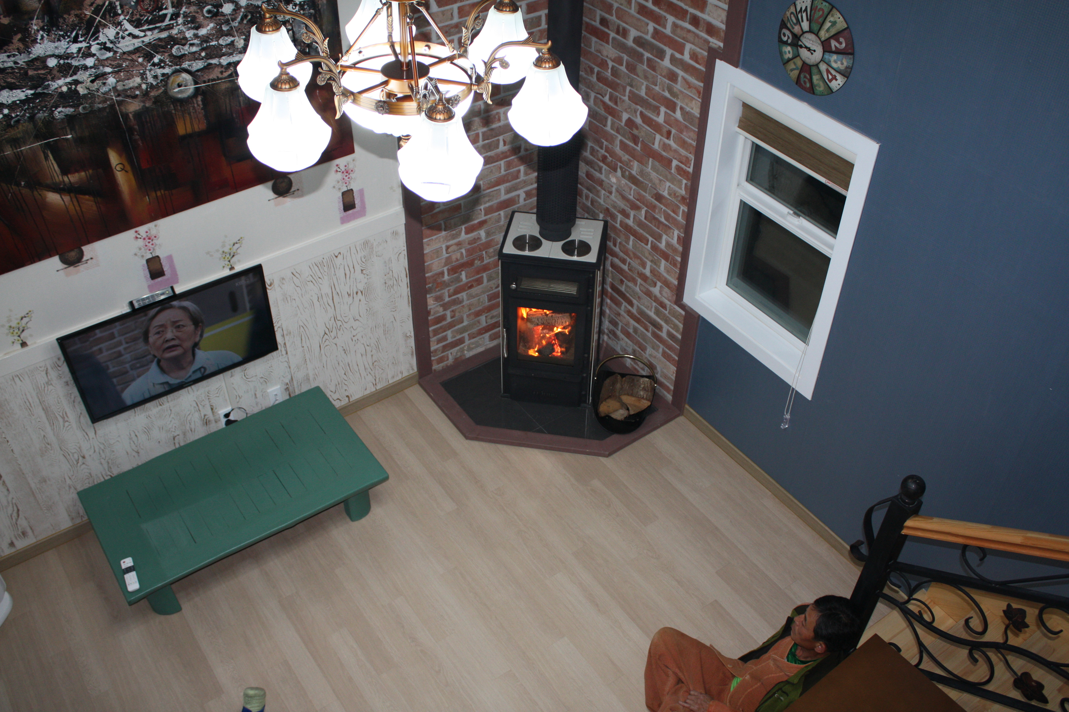 room detail thumbnail 1