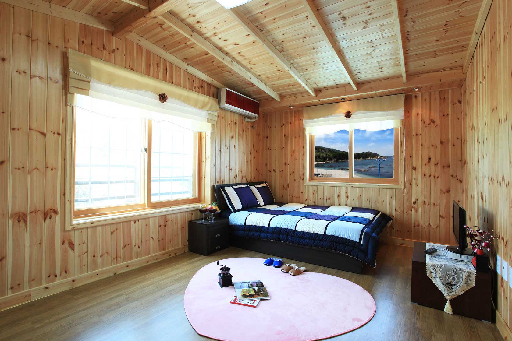 room detail thumbnail 0