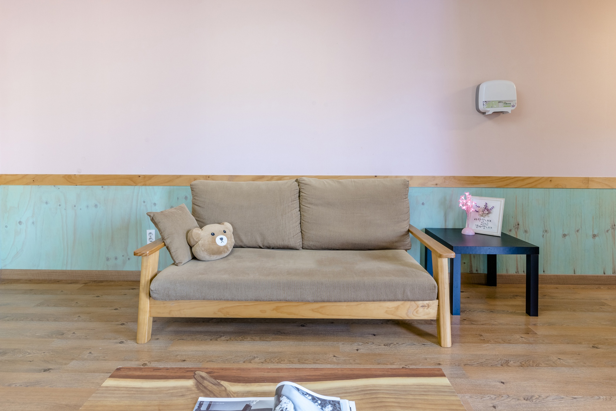 room detail thumbnail 1