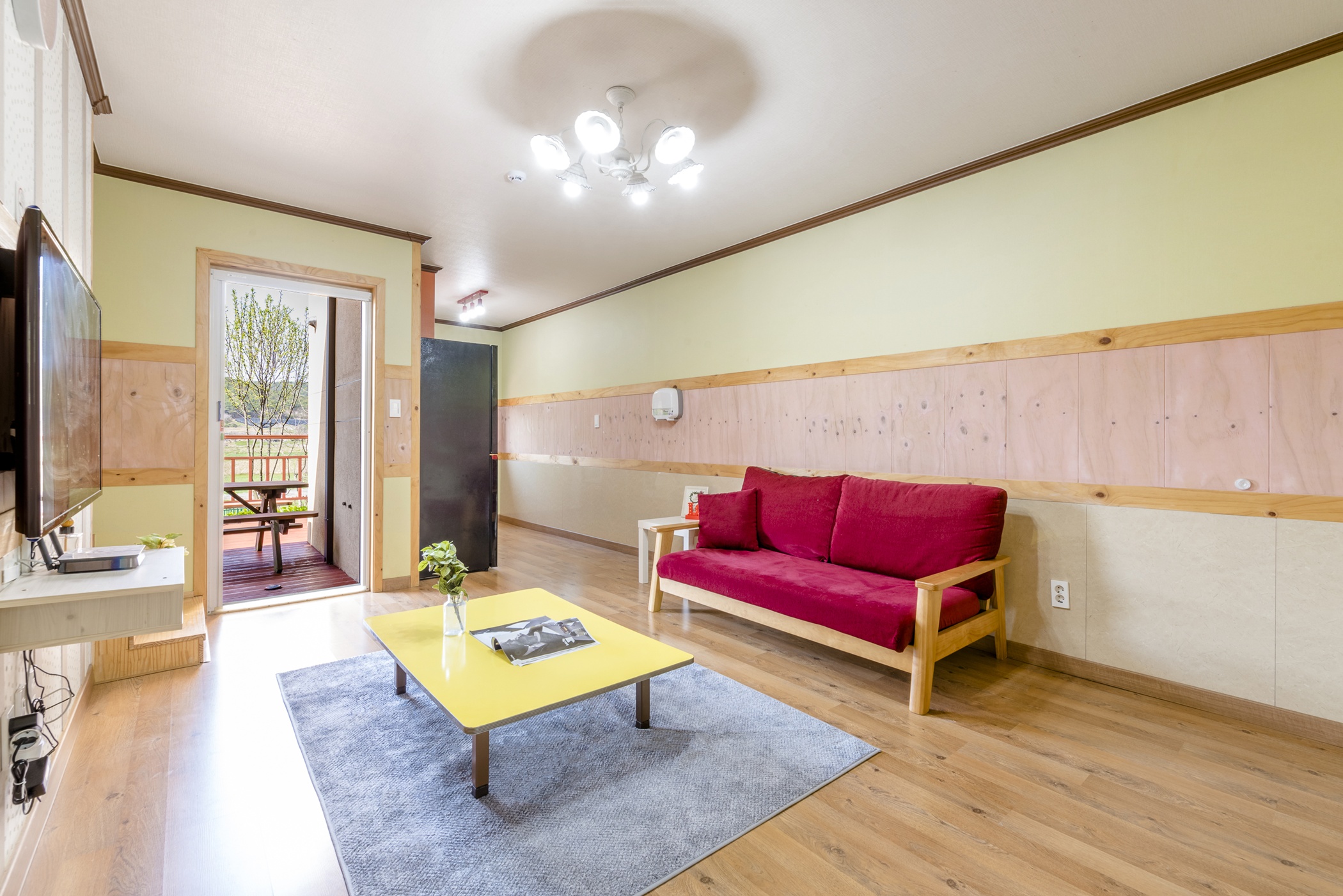 room detail thumbnail 1