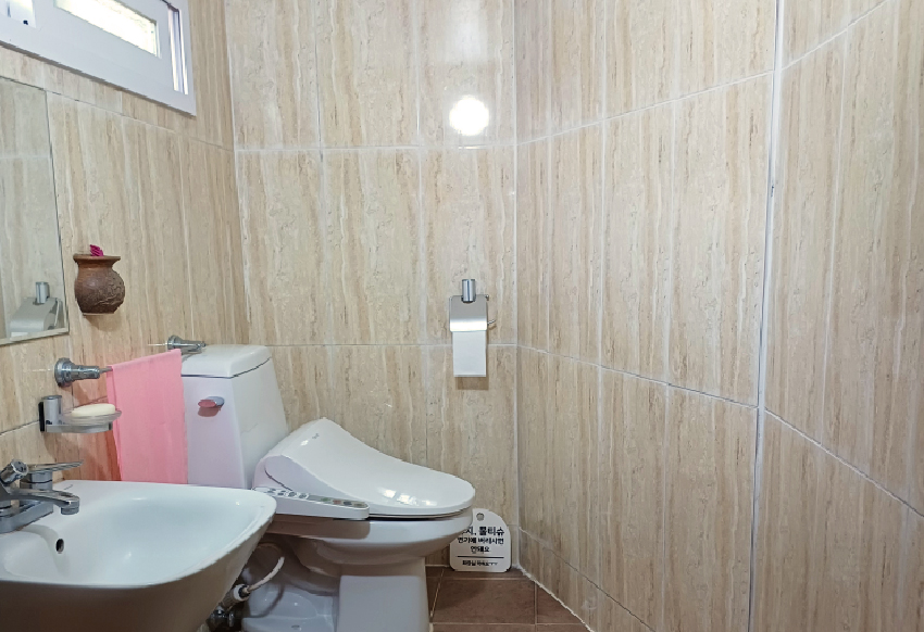 https://yaimg.yanolja.com/v5/2025/04/21/03/6805b826ddc436.95951871.jpg
