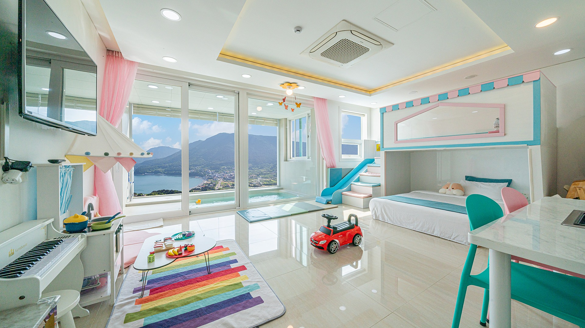 room detail thumbnail 2