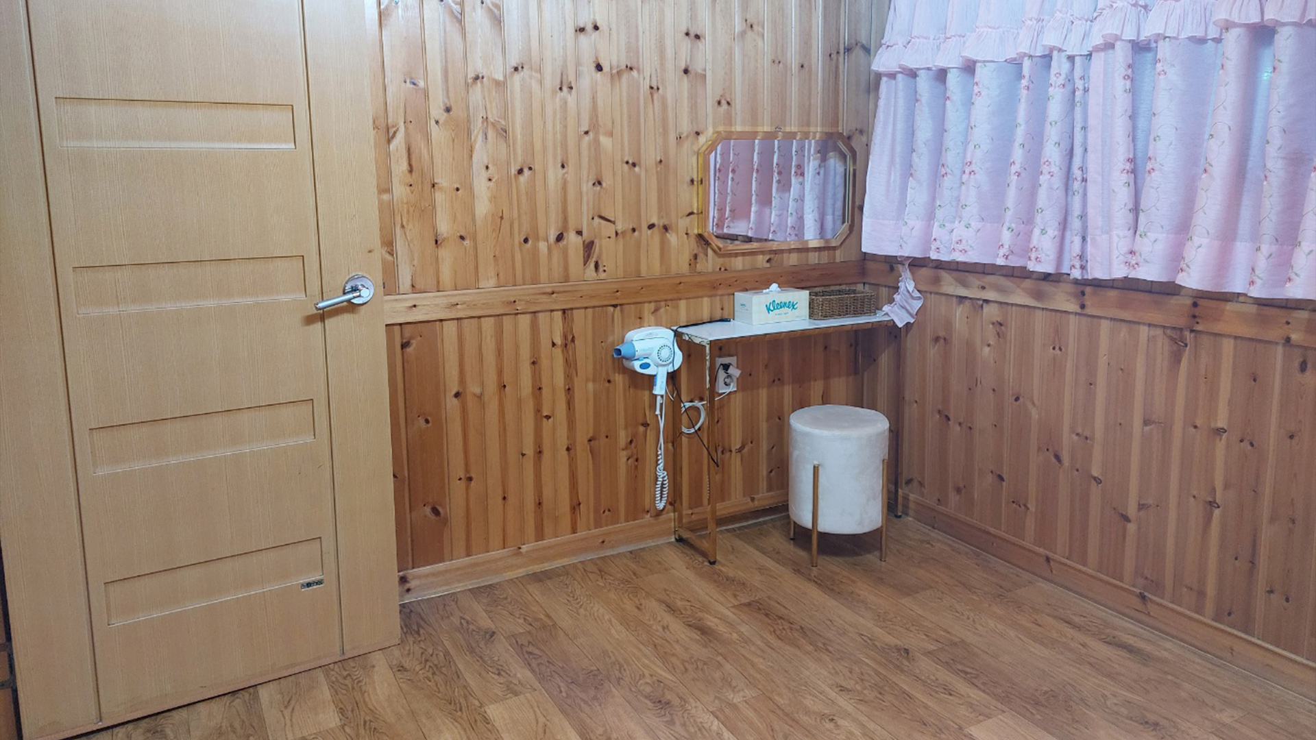 https://yaimg.yanolja.com/v5/2025/04/21/08/6805fea6f394b1.87731836.jpg