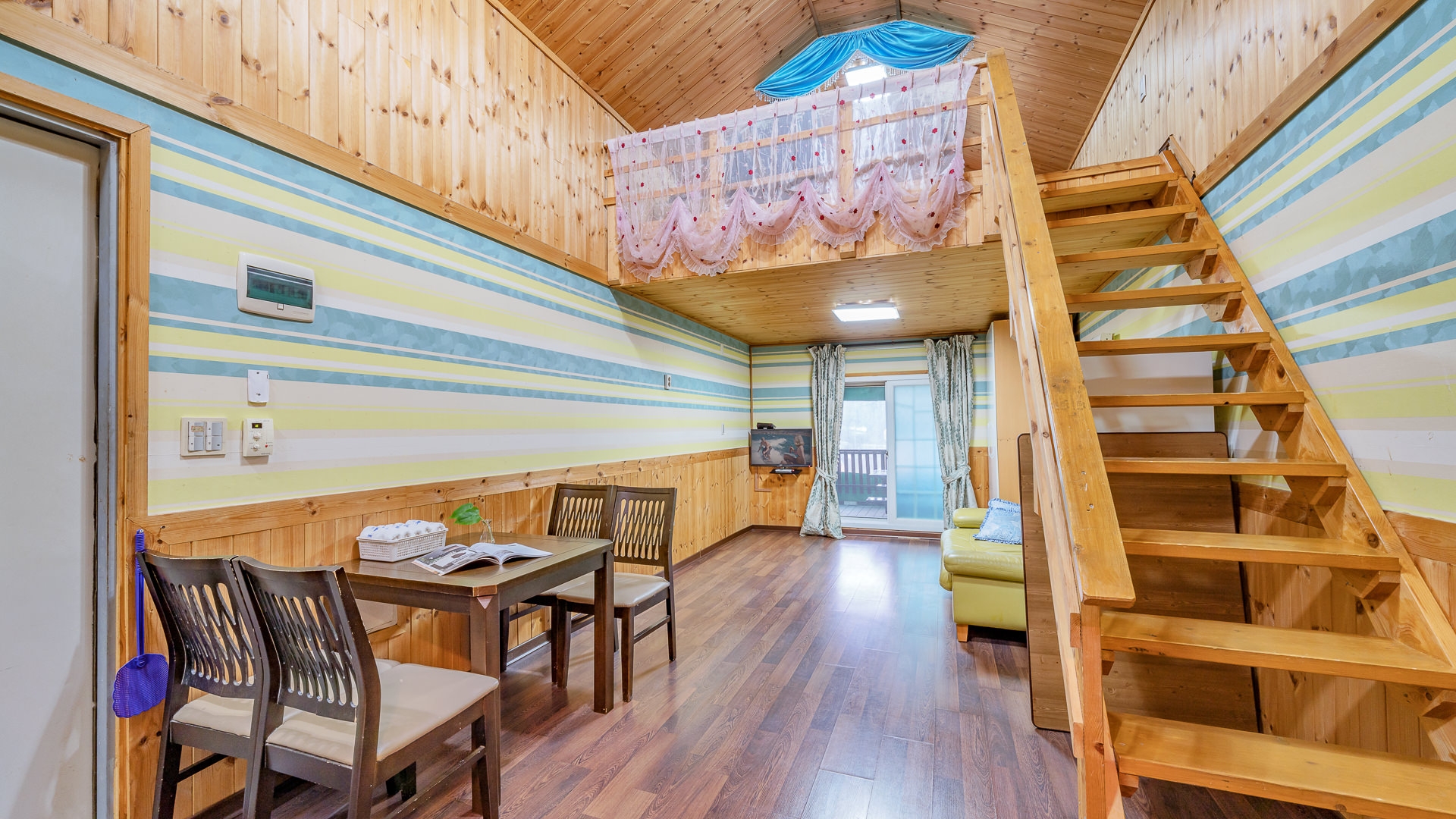 room detail thumbnail 0