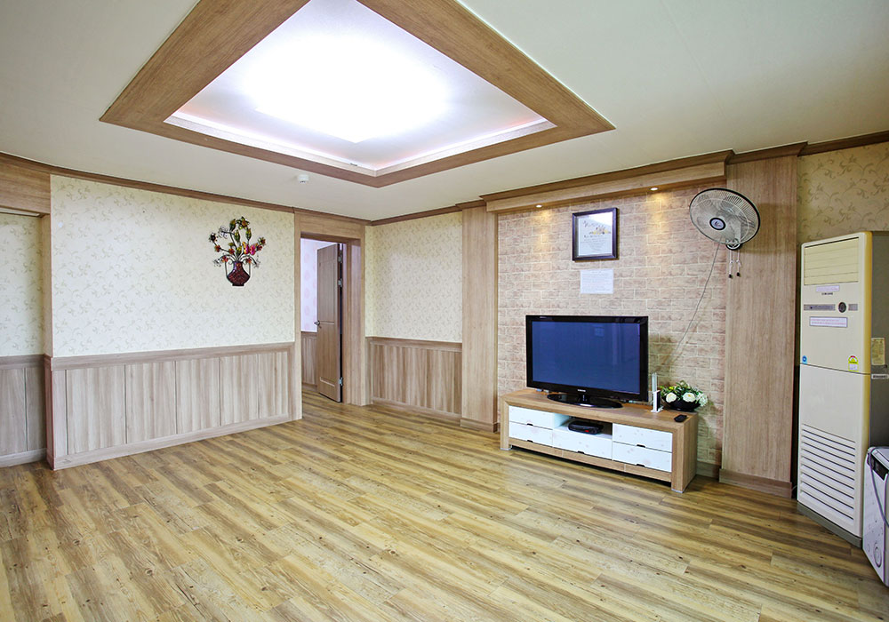 https://yaimg.yanolja.com/v5/2025/04/21/09/680612868b7ed2.71868278.jpg