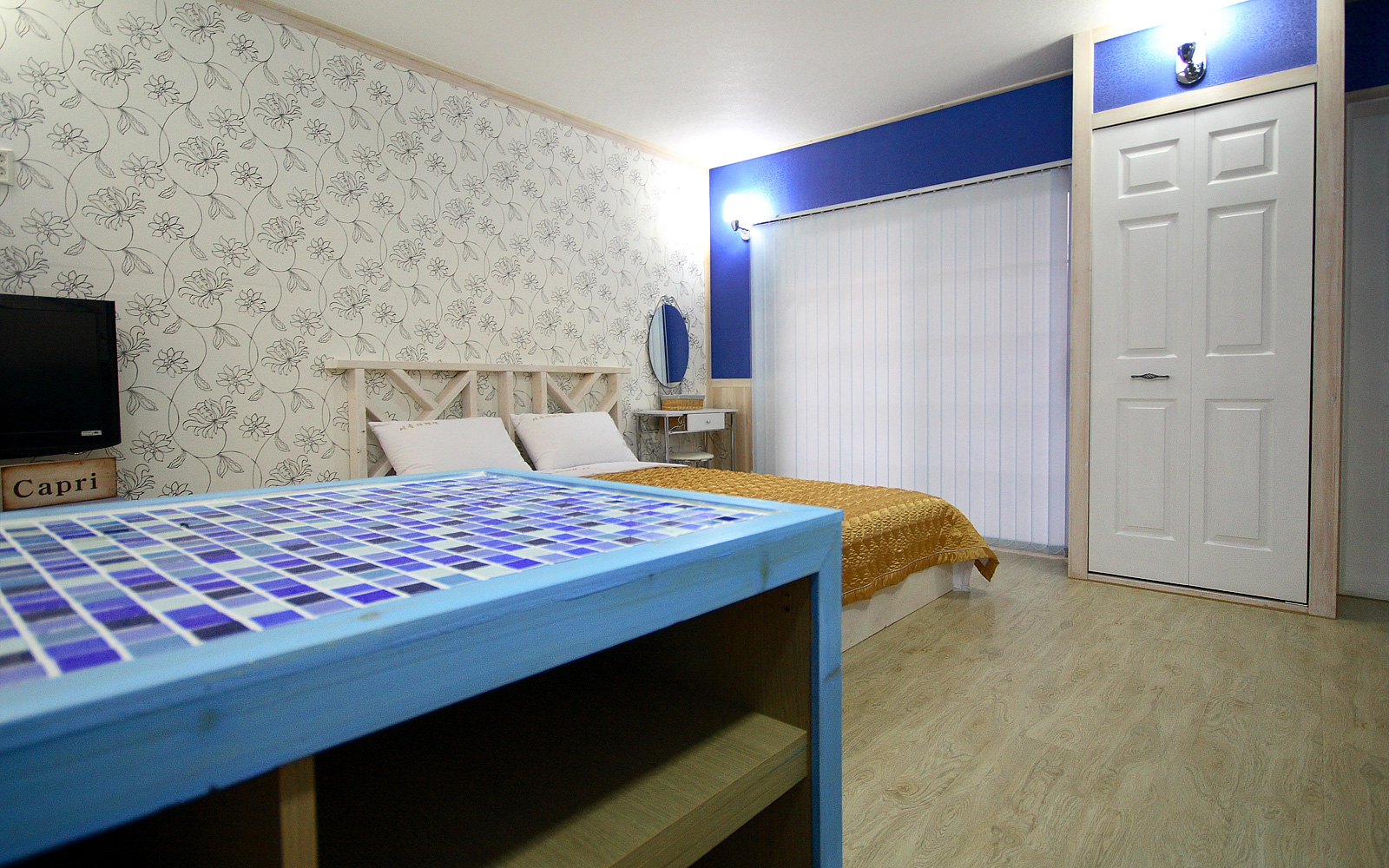 room detail thumbnail 1