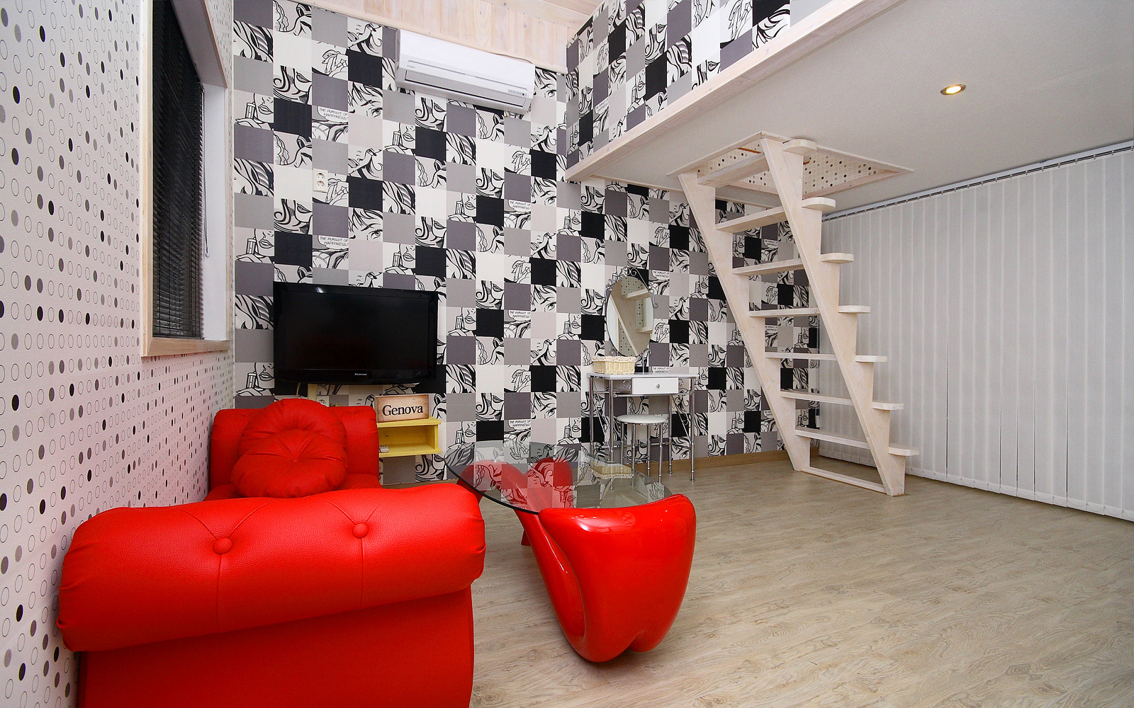 room detail thumbnail 1