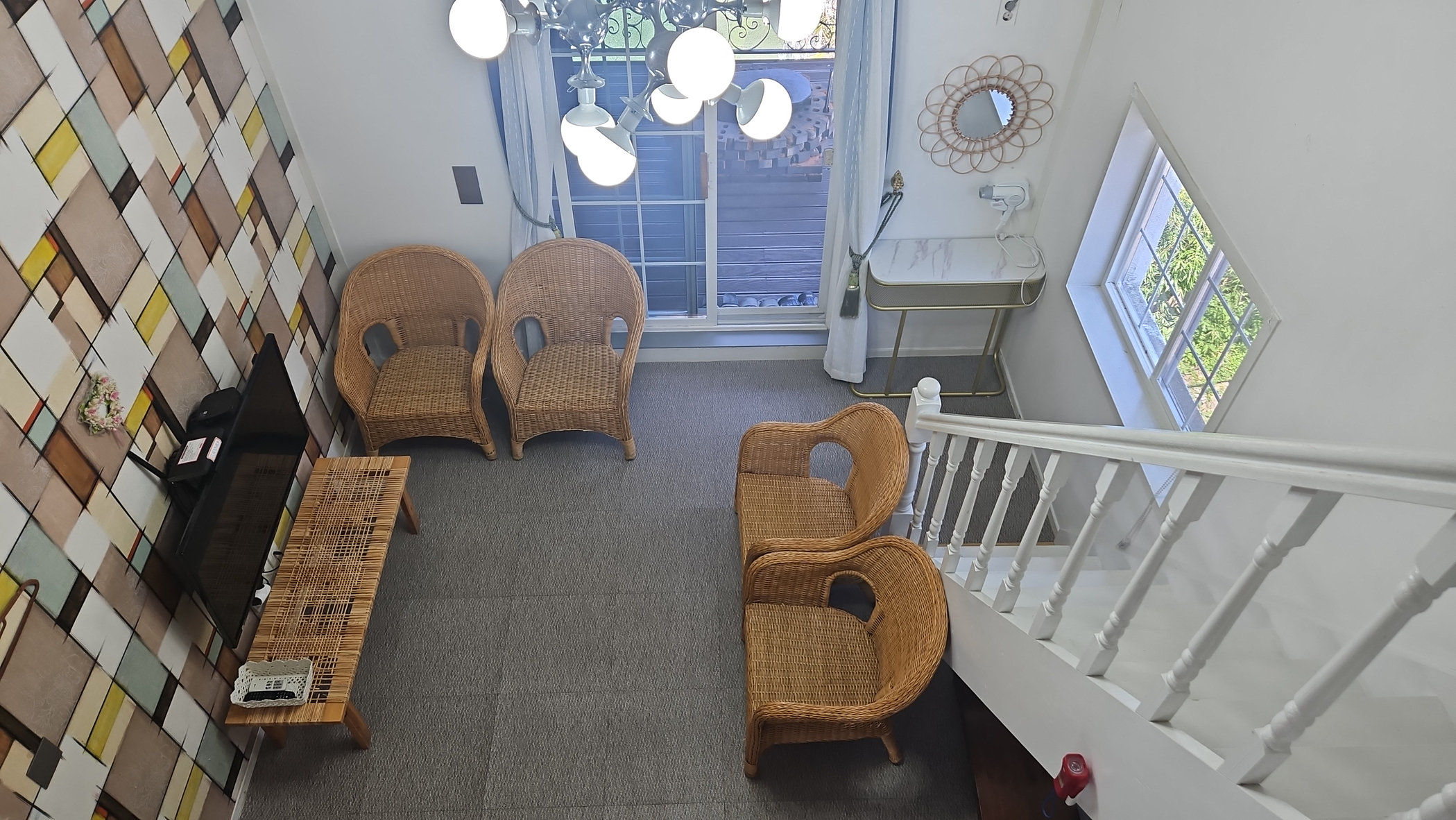 room detail thumbnail 2