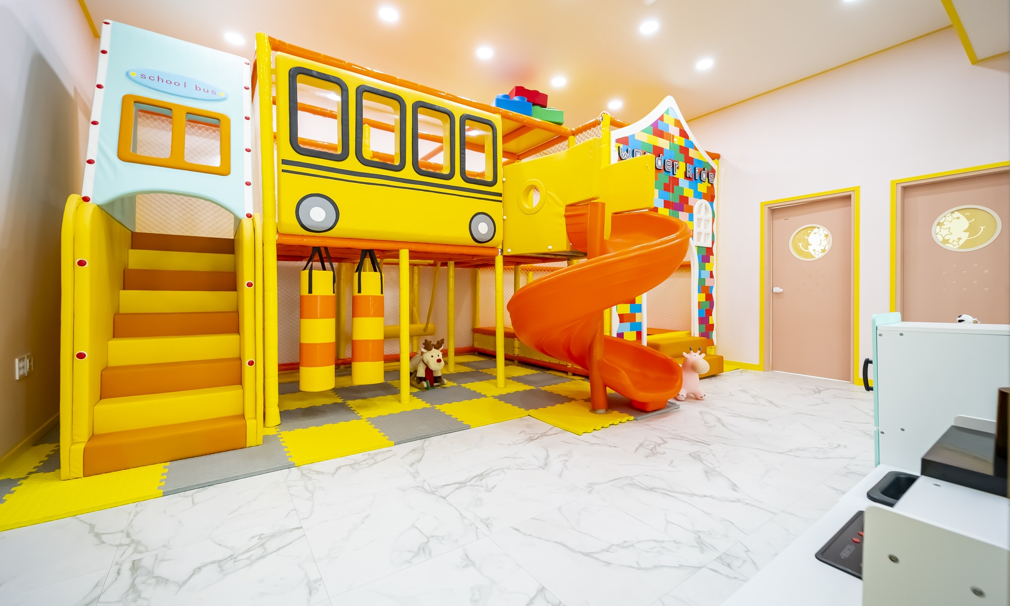 room detail thumbnail 2