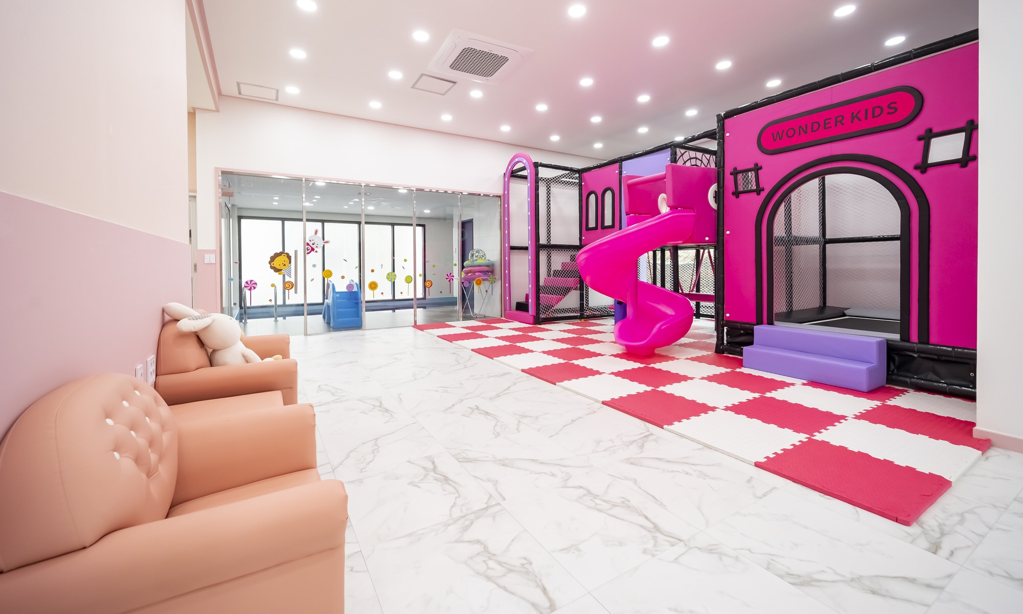 room detail thumbnail 2