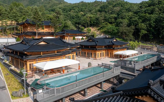 상주 청화산한옥풀빌라펜션