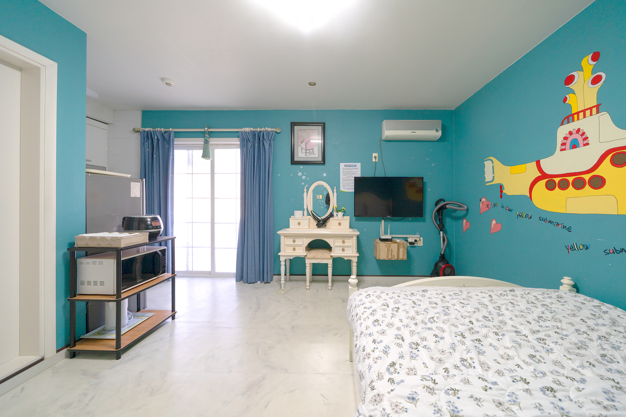 room detail thumbnail 1