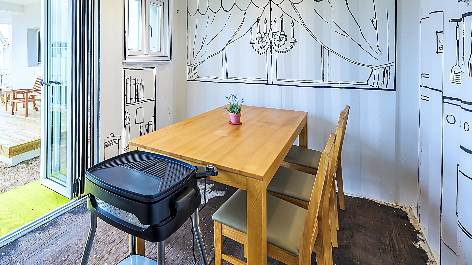 room detail thumbnail 2