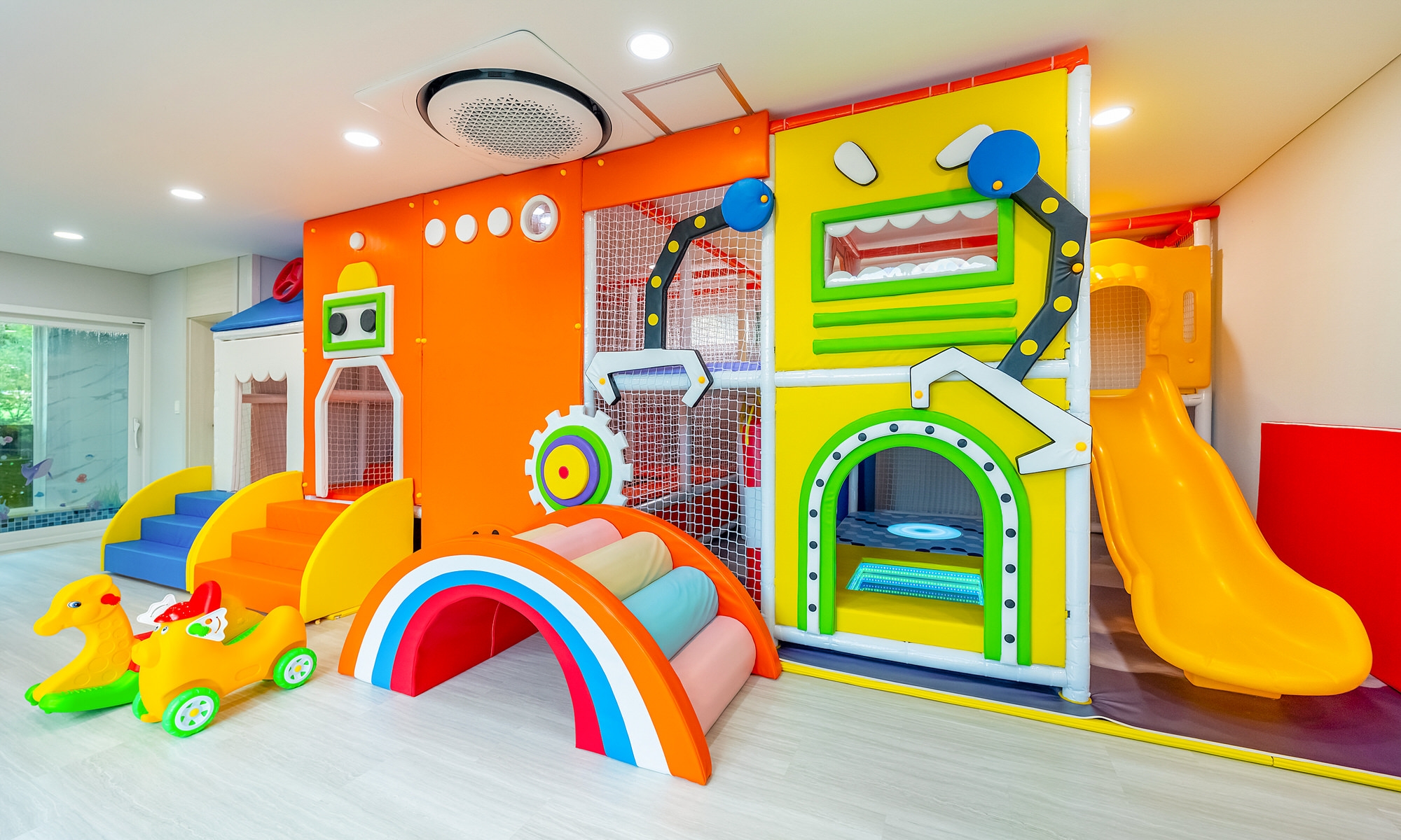 room detail thumbnail 1