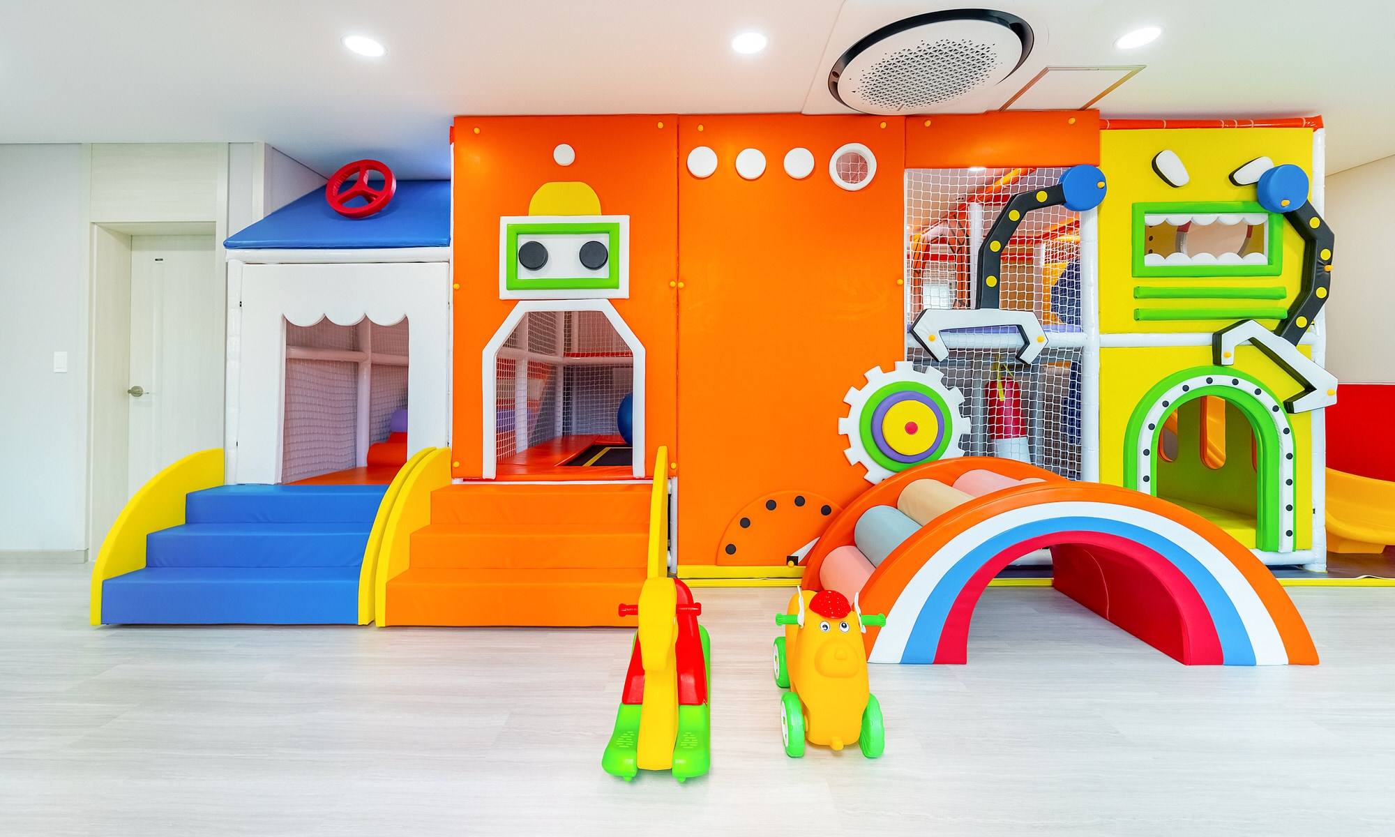 room detail thumbnail 2