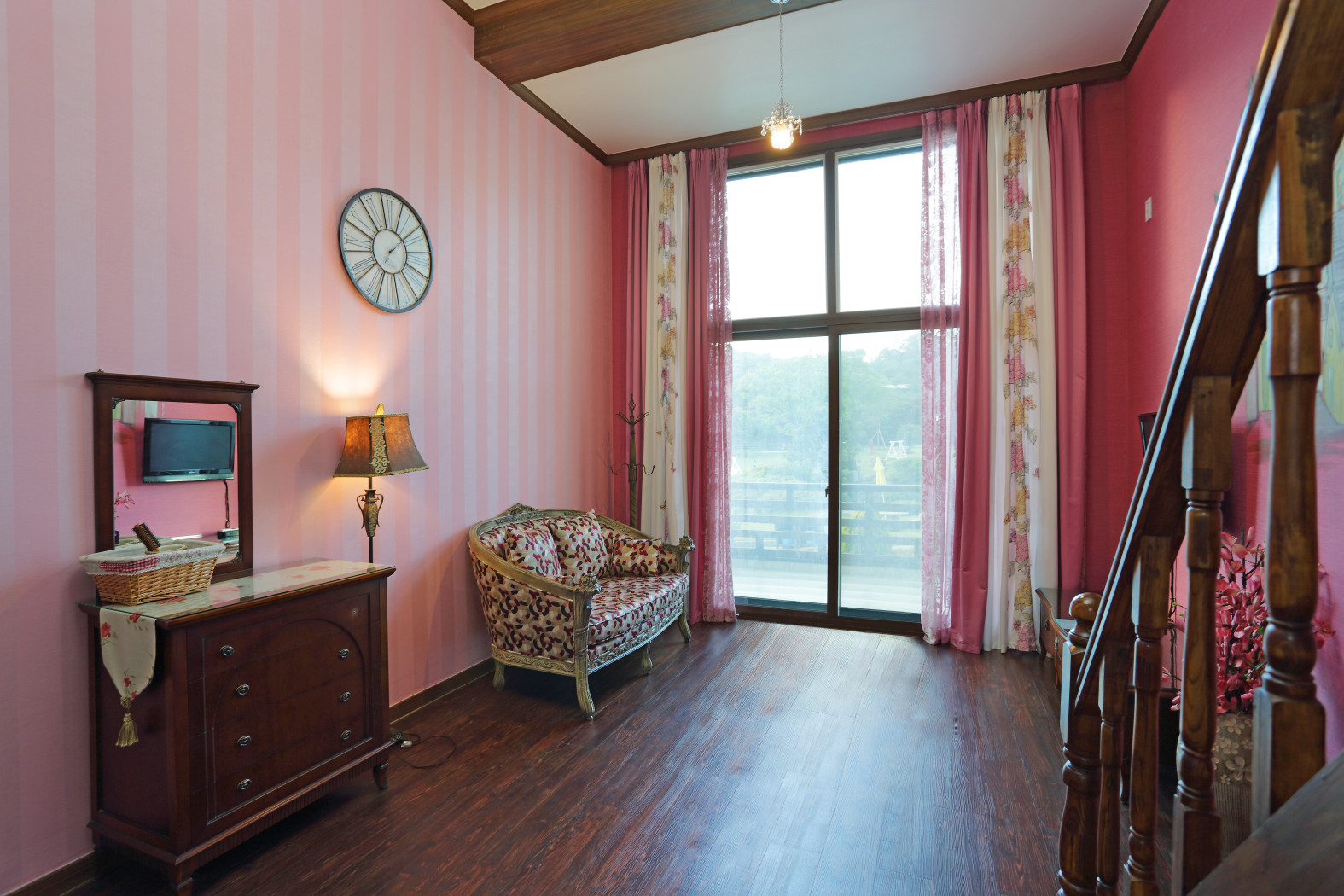 room detail thumbnail 0