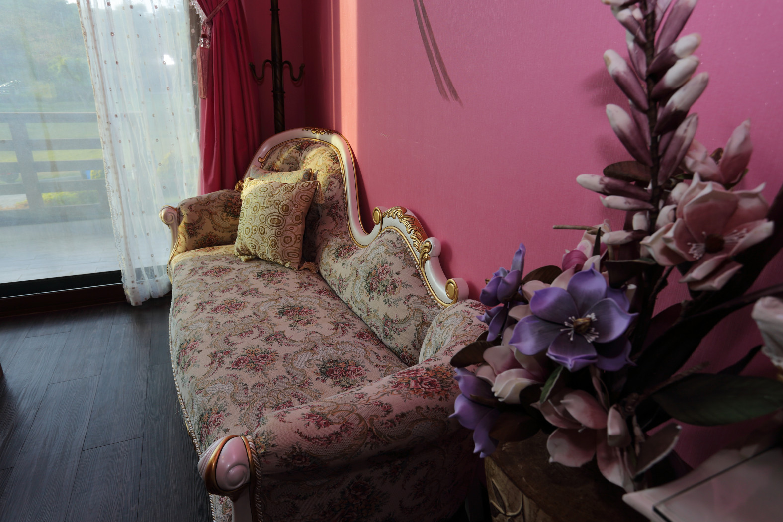 room detail thumbnail 1