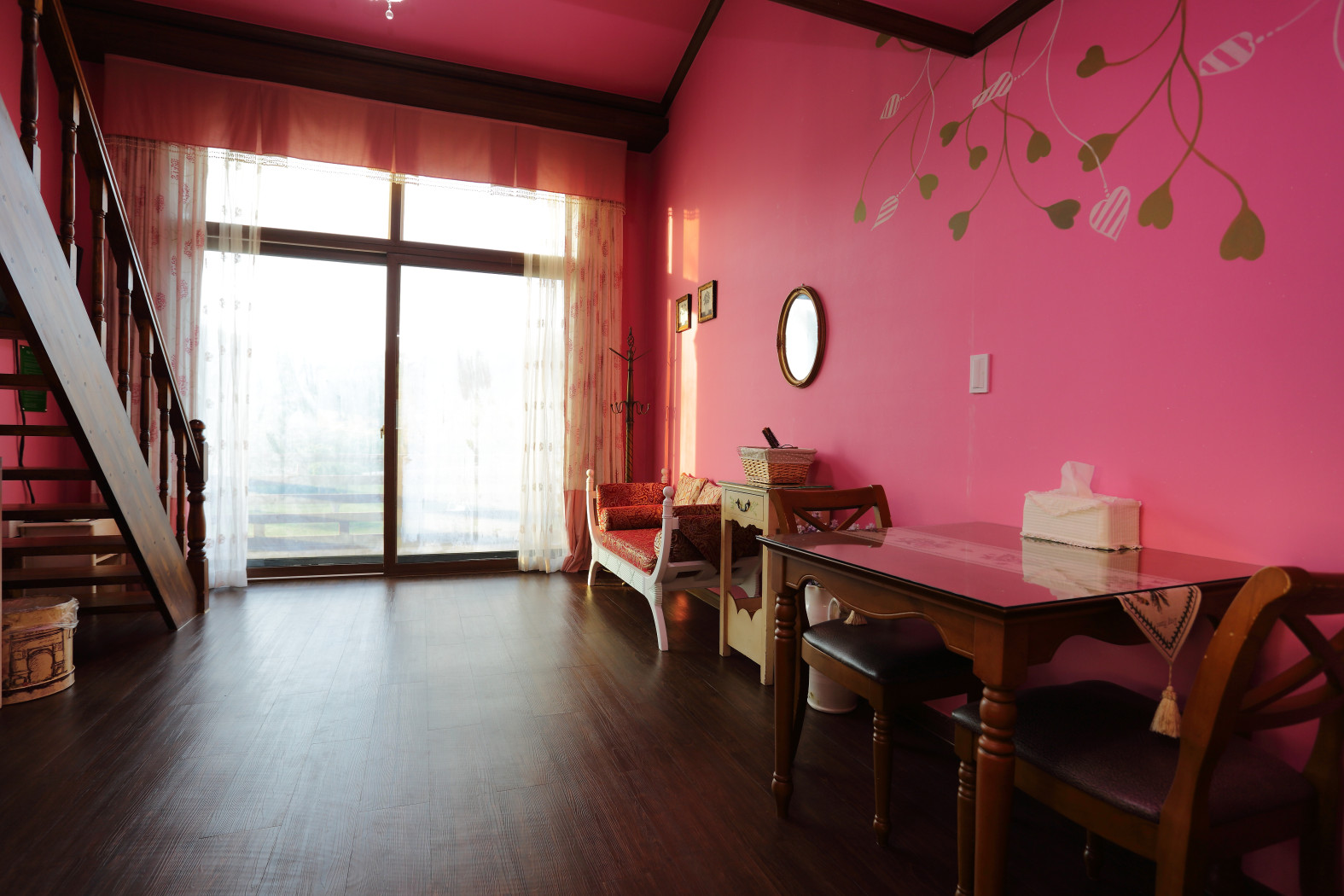 room detail thumbnail 1