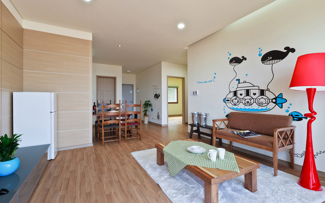 room detail thumbnail 2