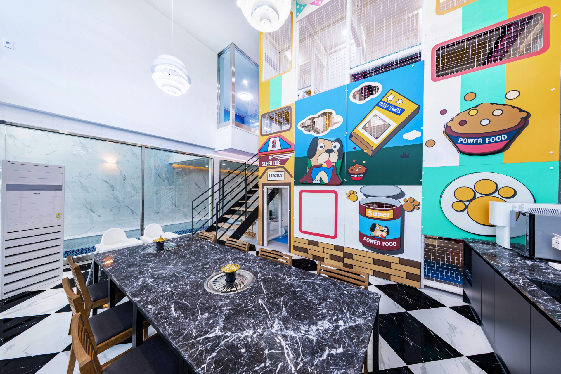 room detail thumbnail 2