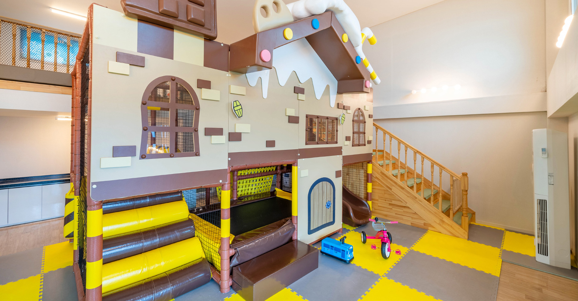 room detail thumbnail 1