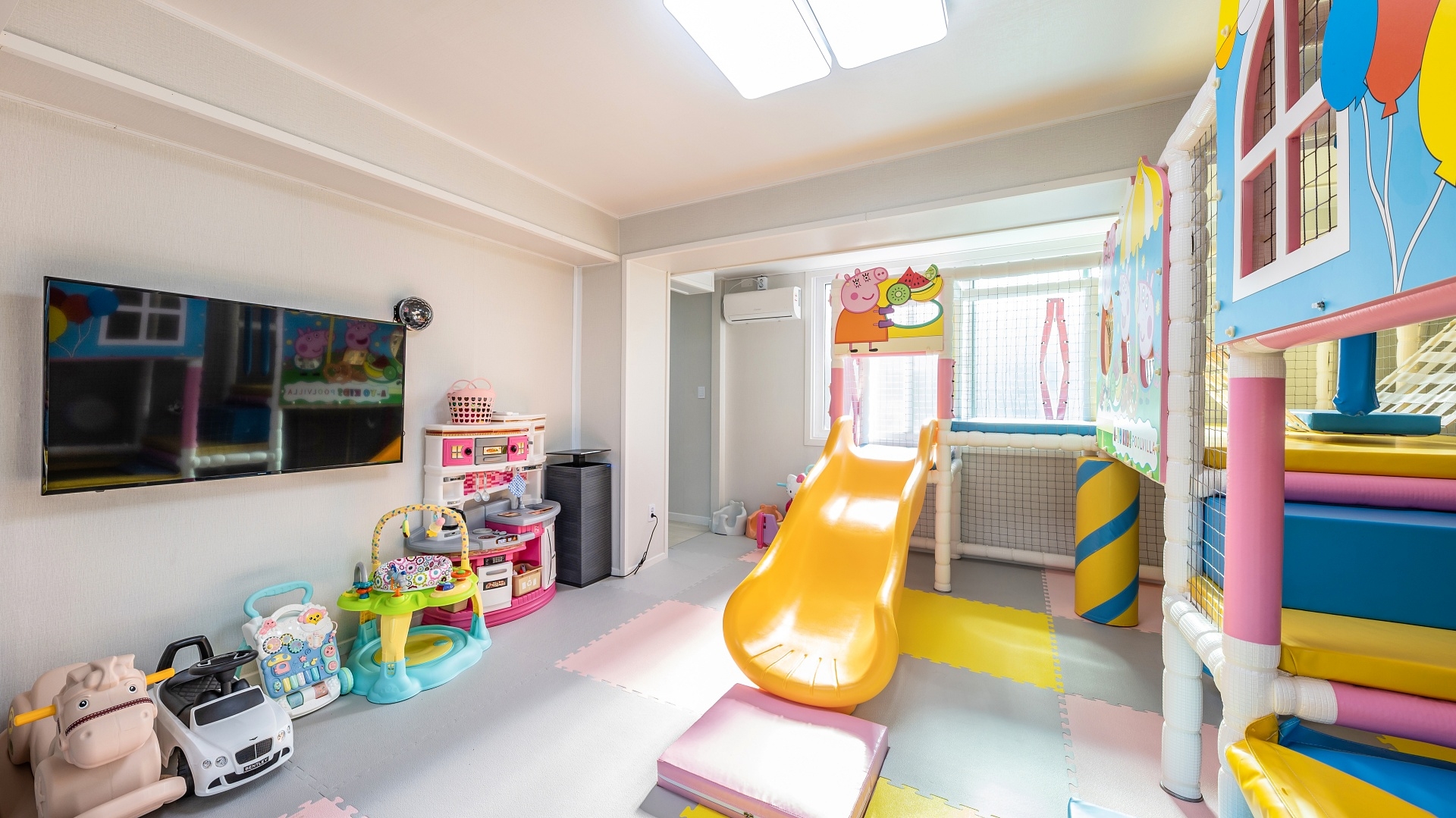 room detail thumbnail 1