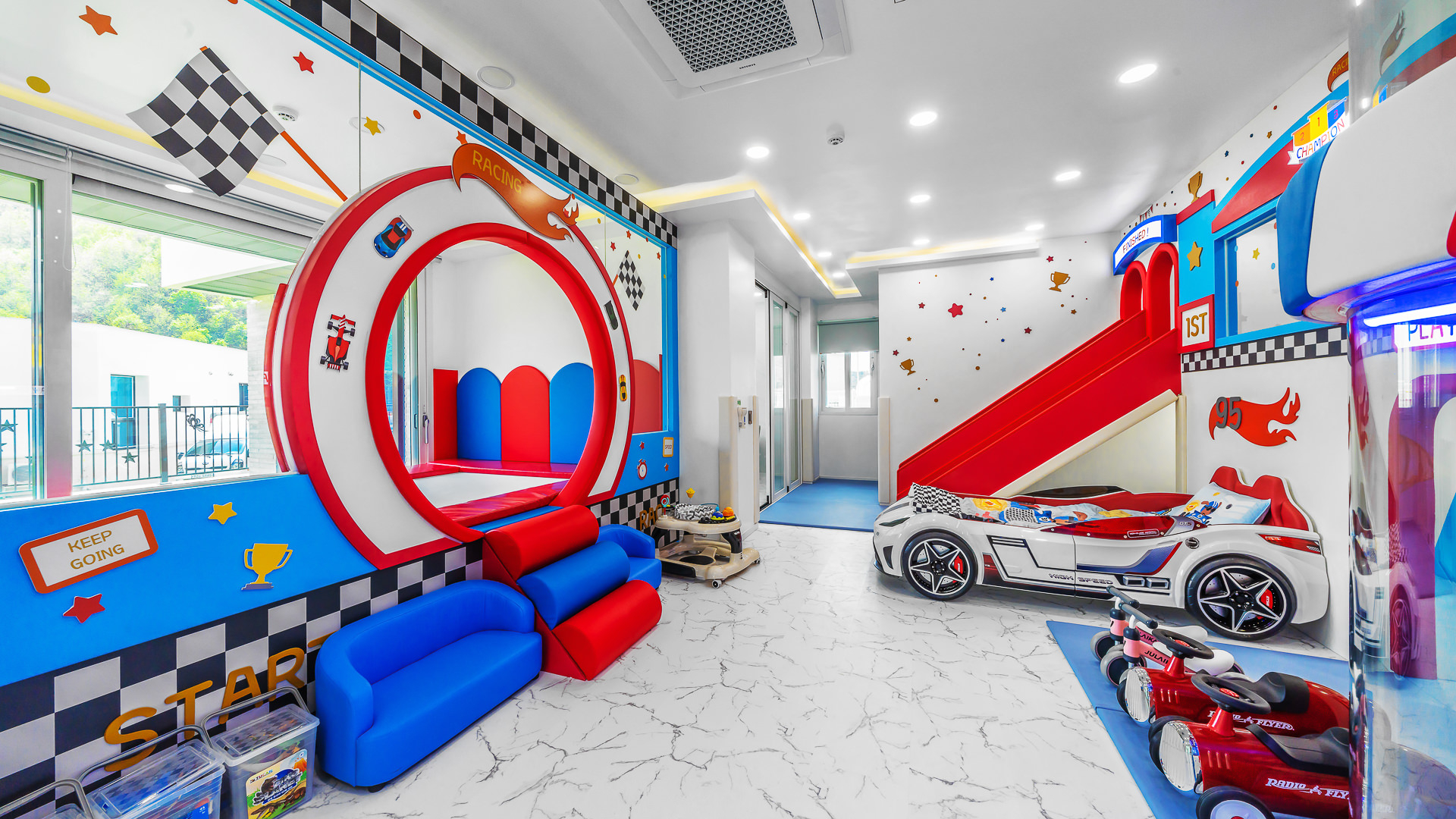 room detail thumbnail 2