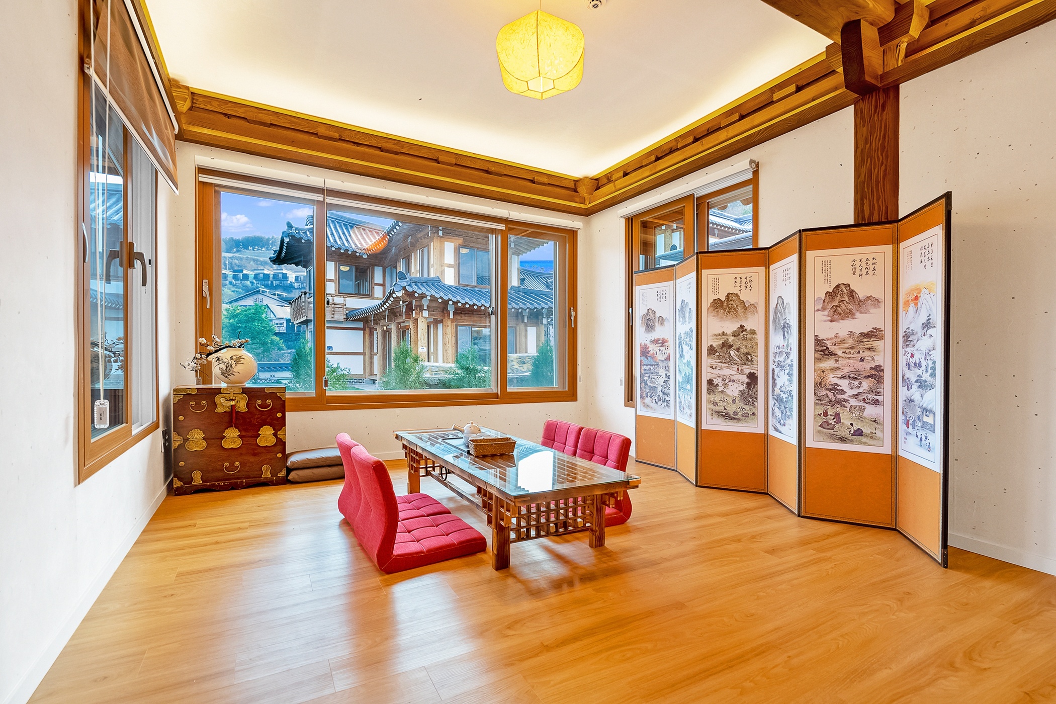 room detail thumbnail 2