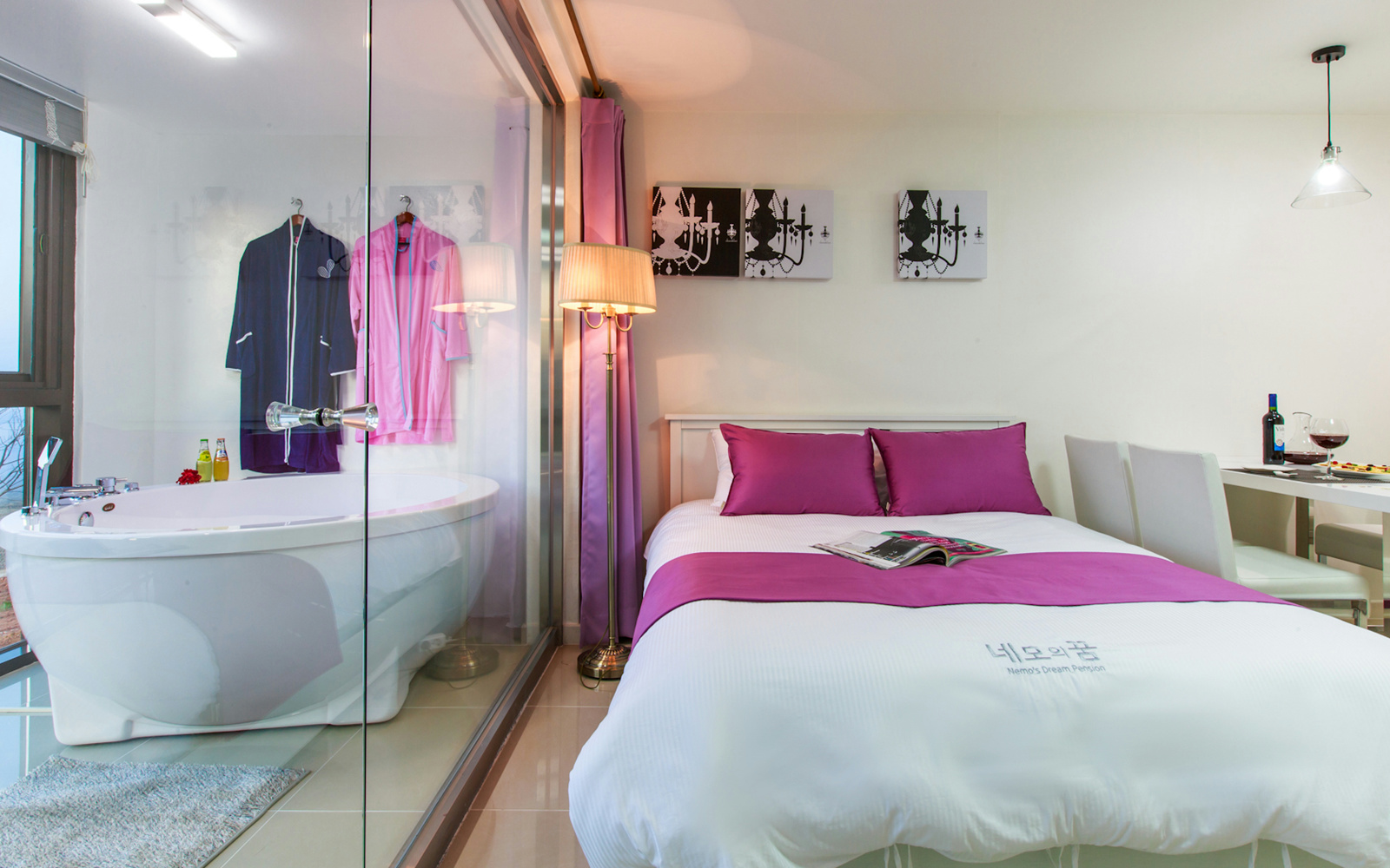 room detail thumbnail 1