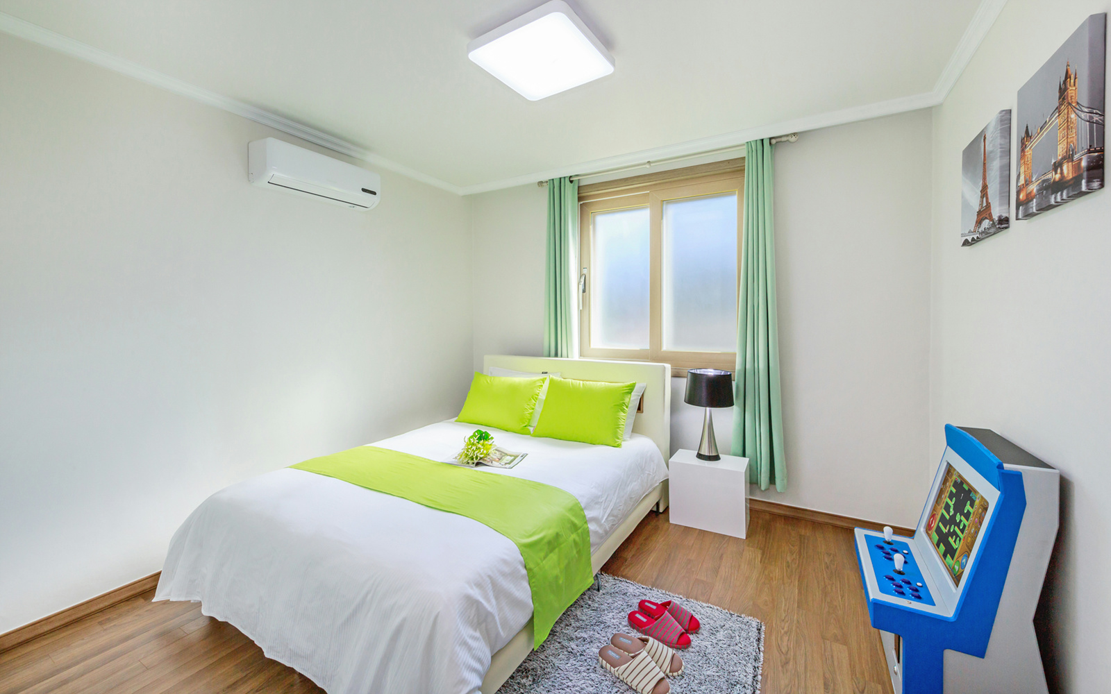 room detail thumbnail 0