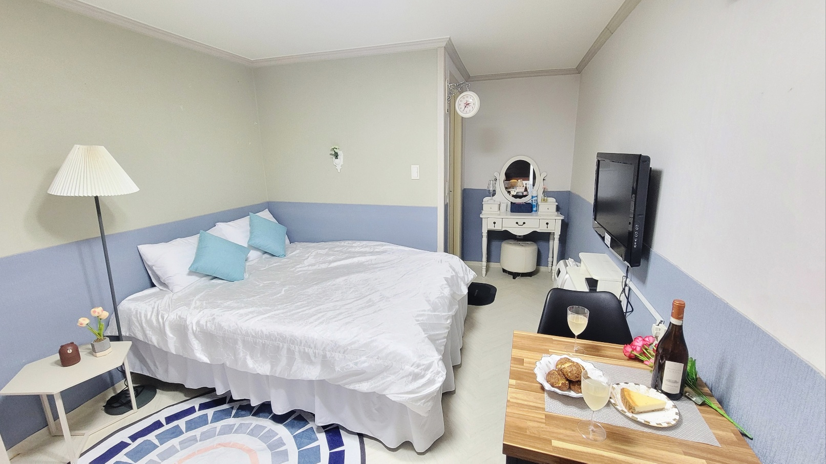 room detail thumbnail 0