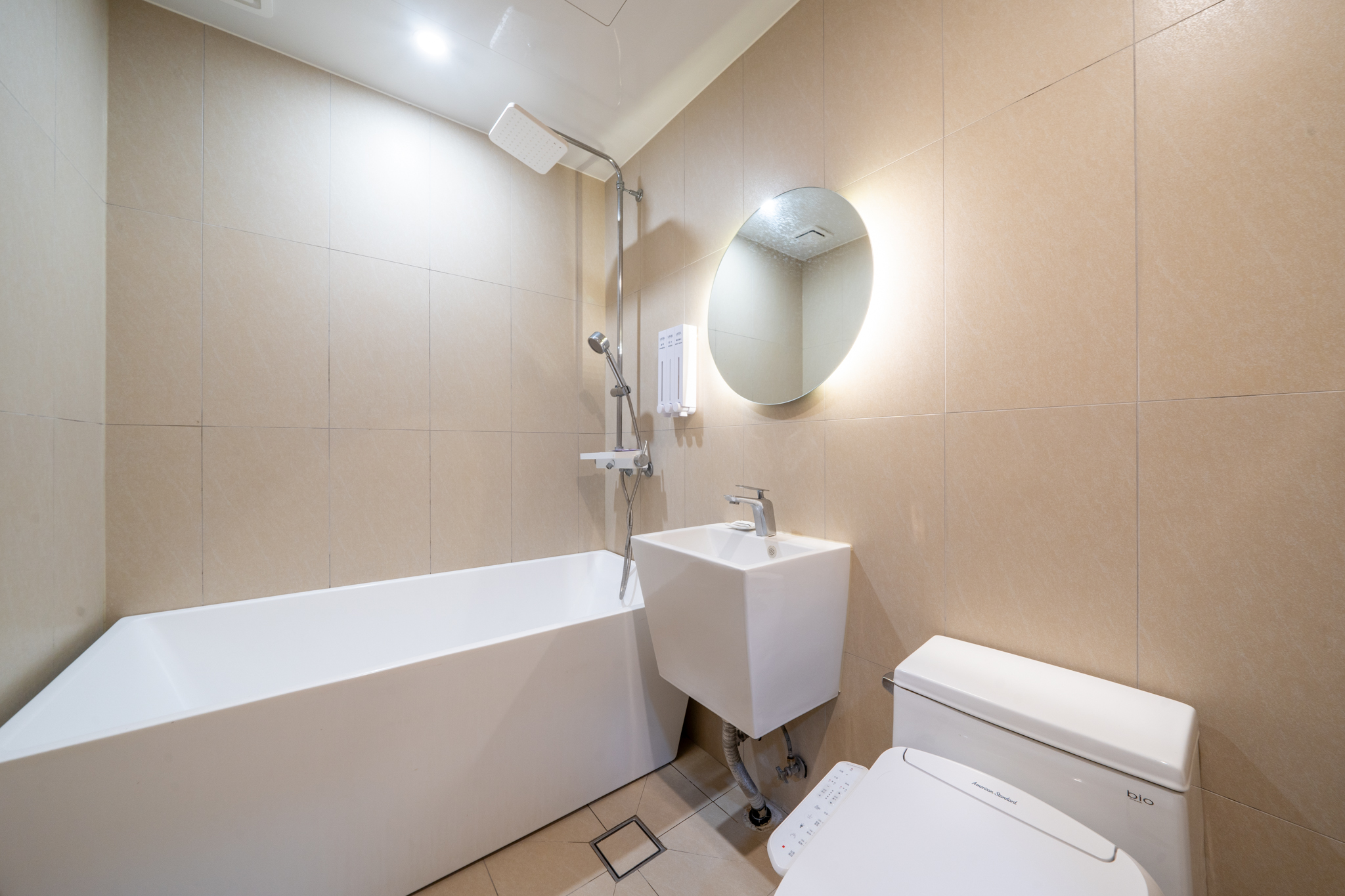 디럭스 + 욕조(욕조/고사양 노하드PC/65인치 스마트TV/넷플릭스, 유튜브 가능)