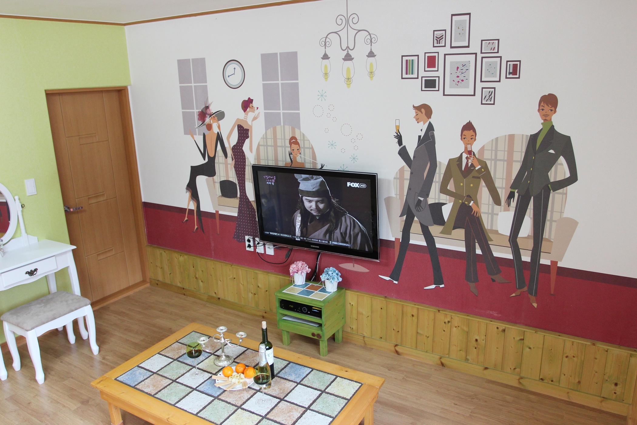 room detail thumbnail 1