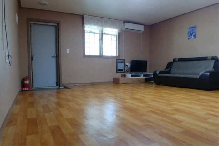 https://yaimg.yanolja.com/v5/2025/04/23/06/68088b93a1ae91.01642885.jpg