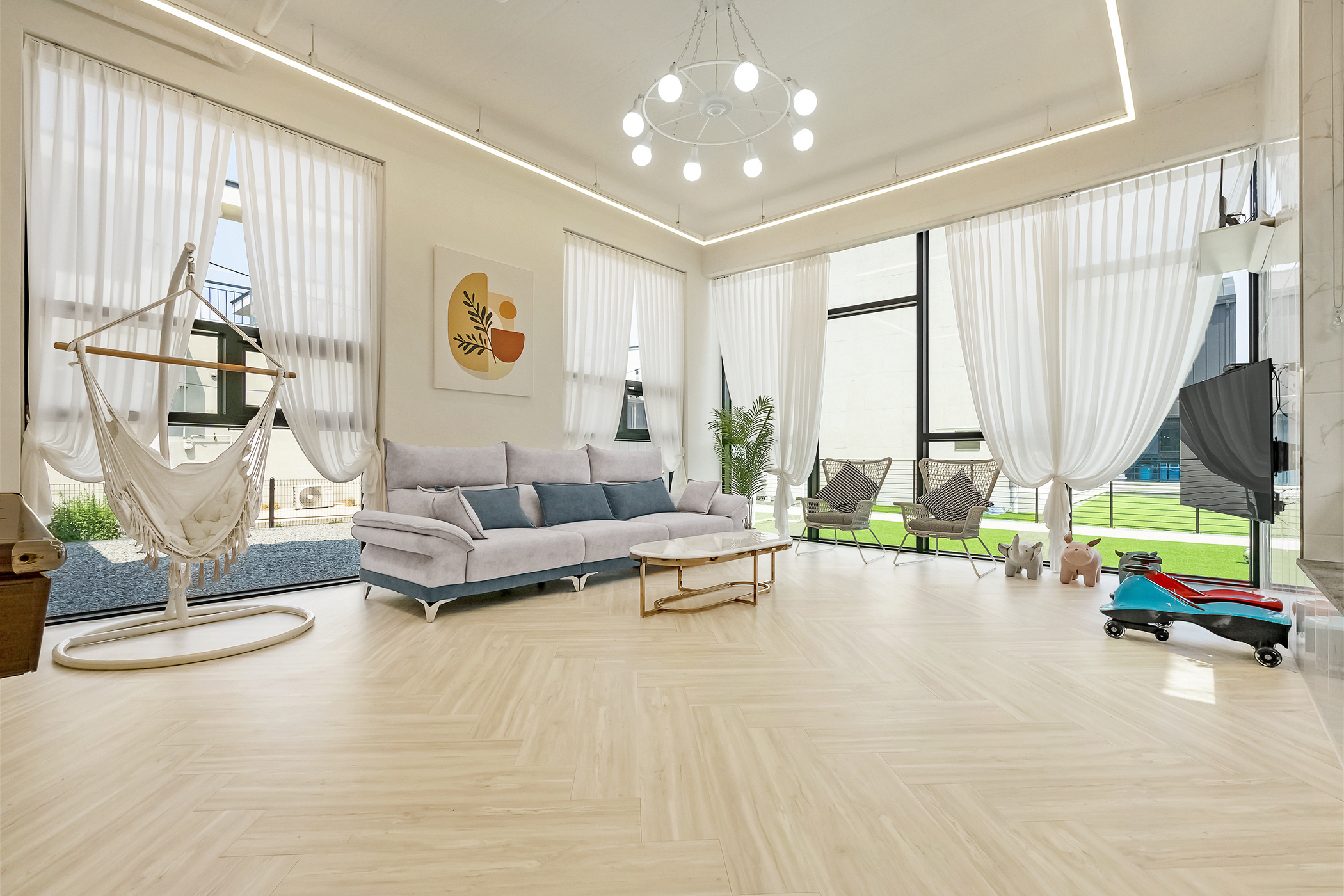 room detail thumbnail 2