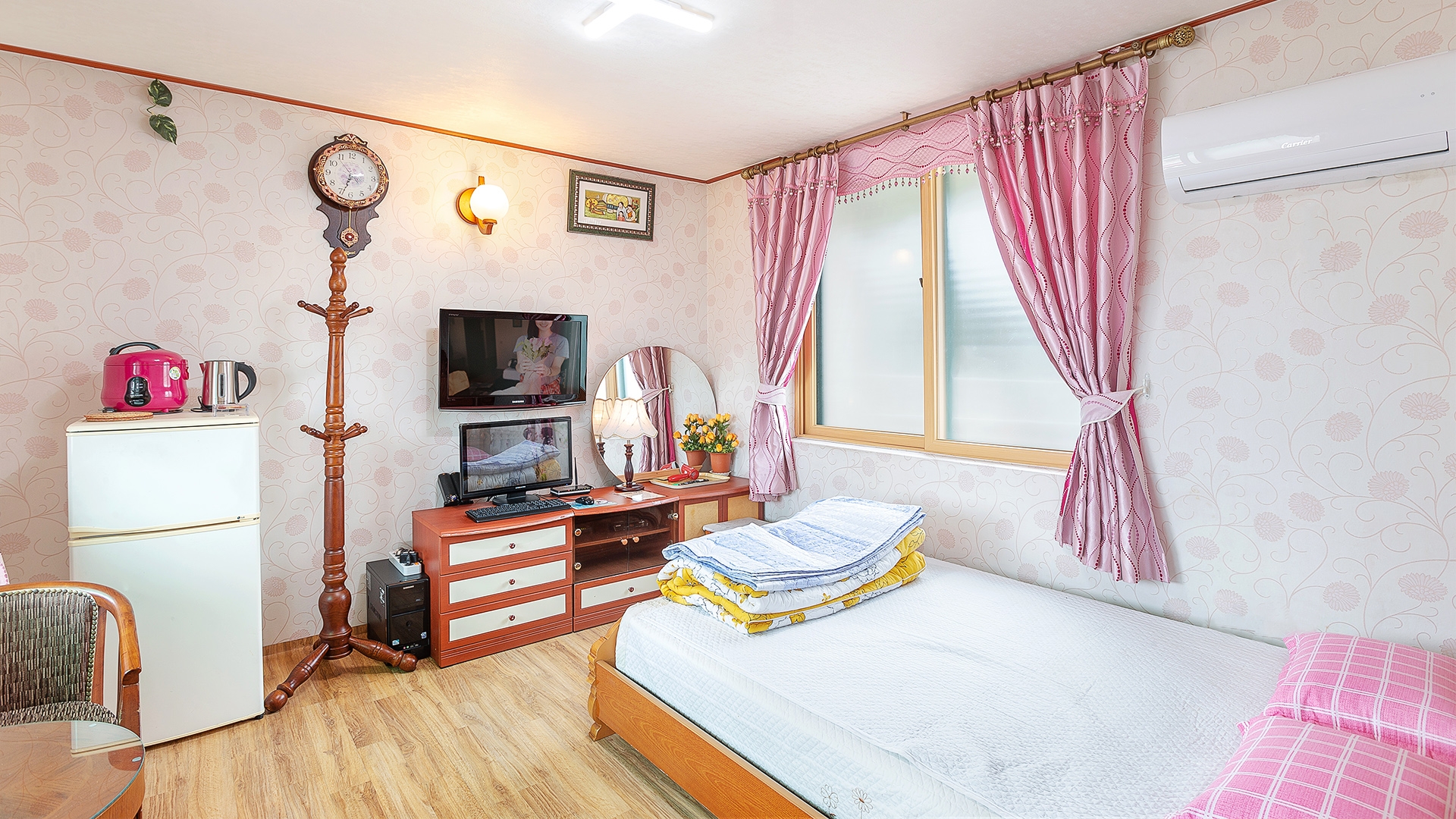 room detail thumbnail 0