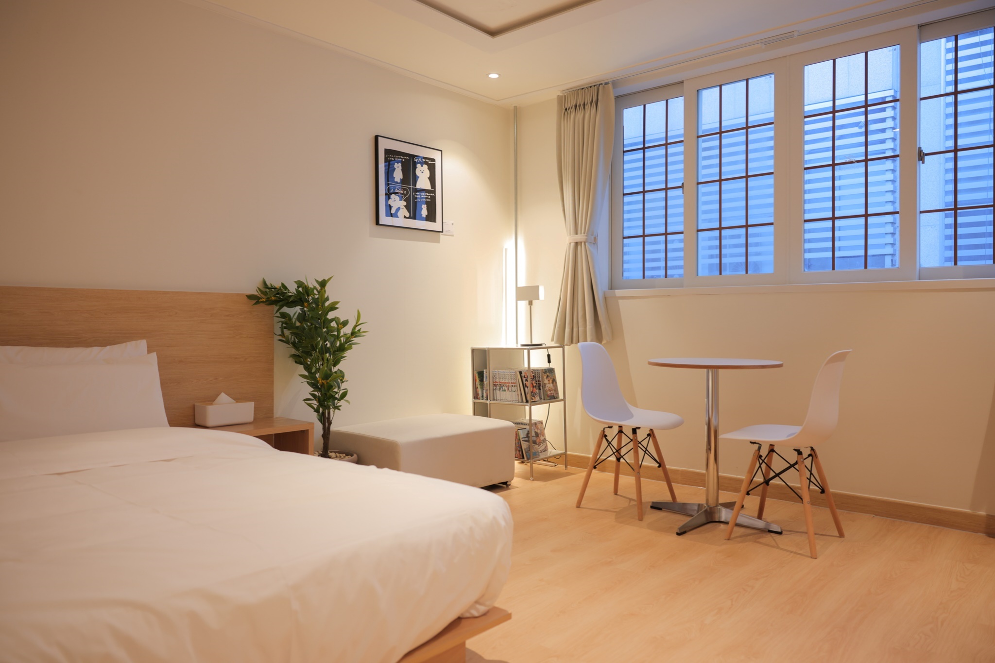 room detail thumbnail 0