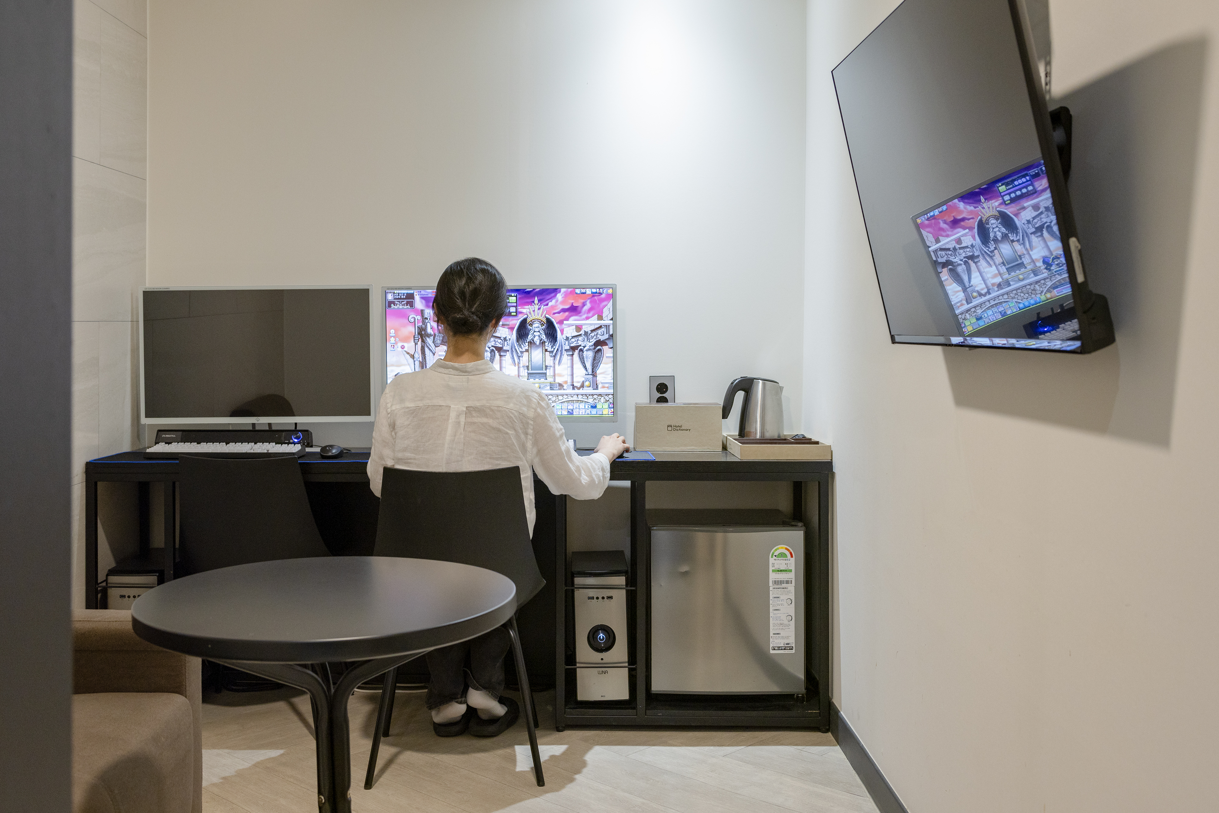 room detail thumbnail 2