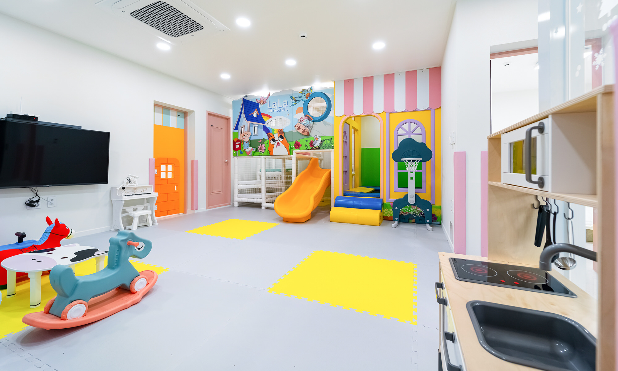 room detail thumbnail 1