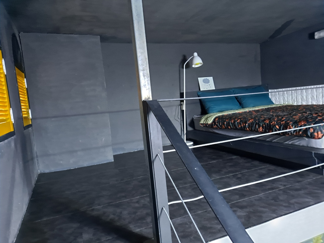 room detail thumbnail 2