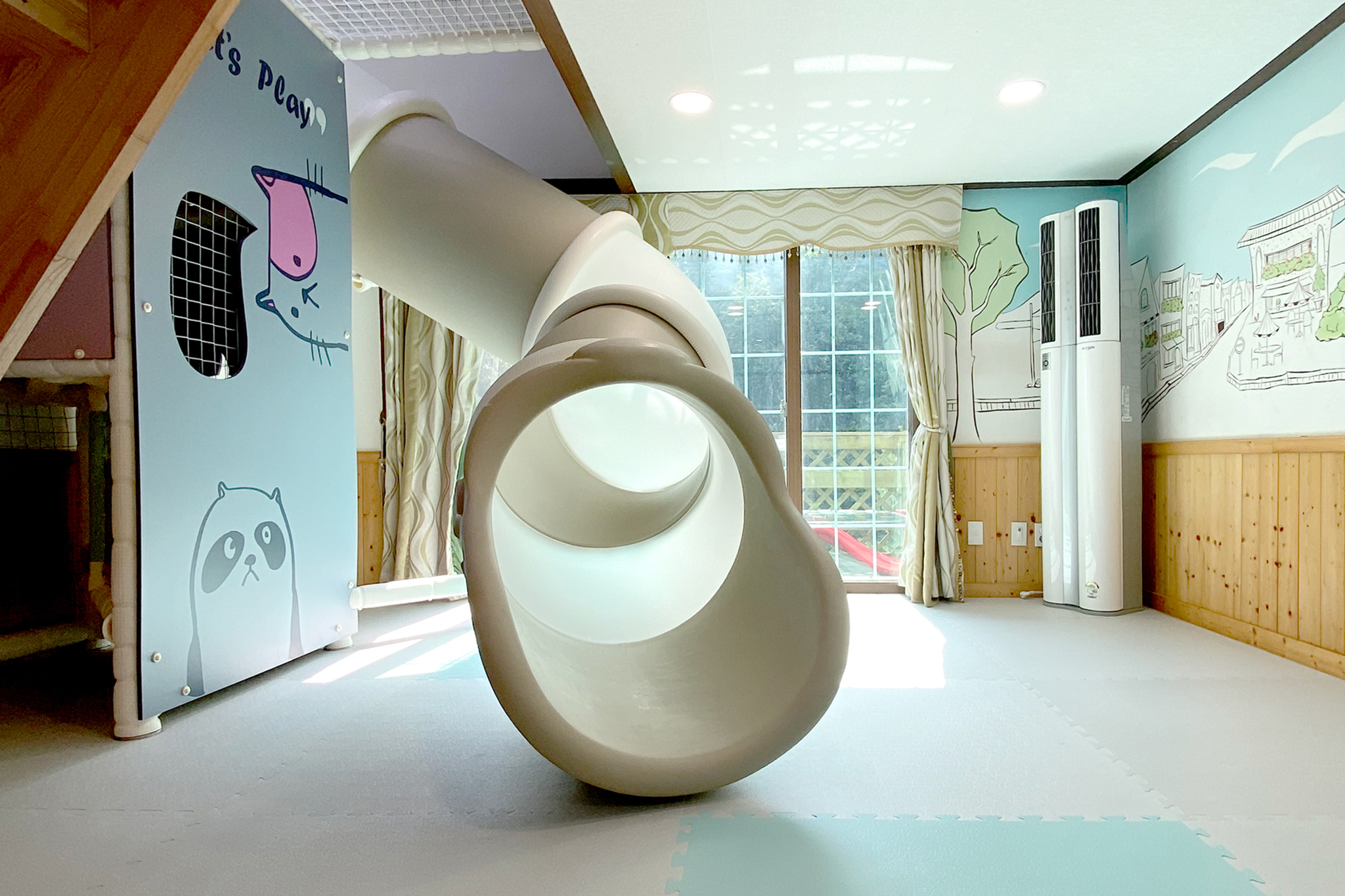 room detail thumbnail 1