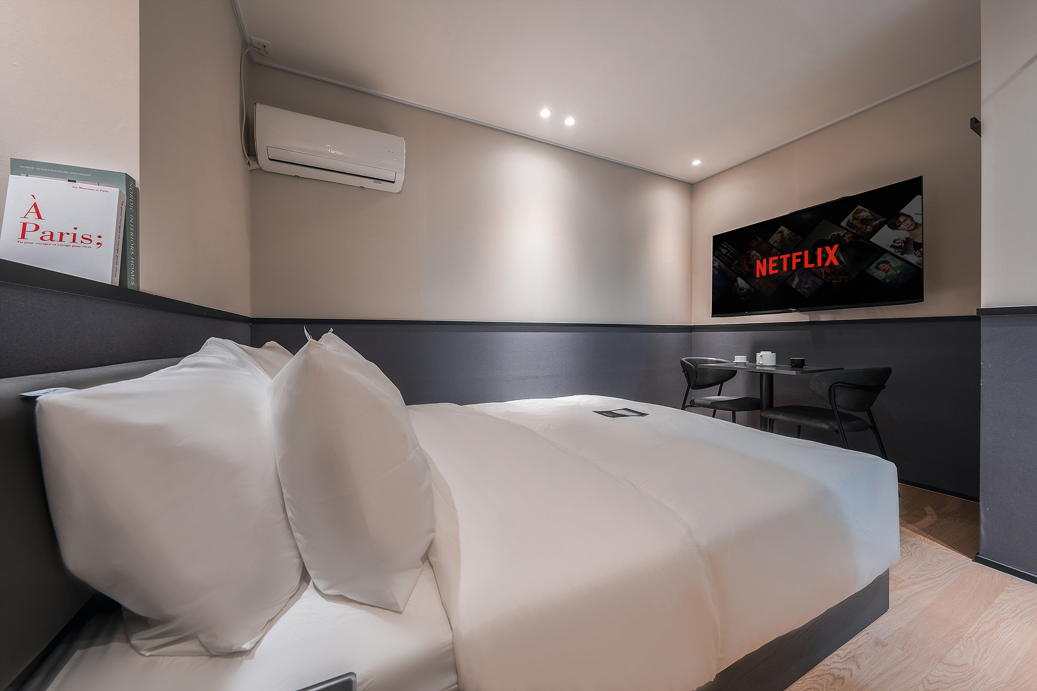 room detail thumbnail 2