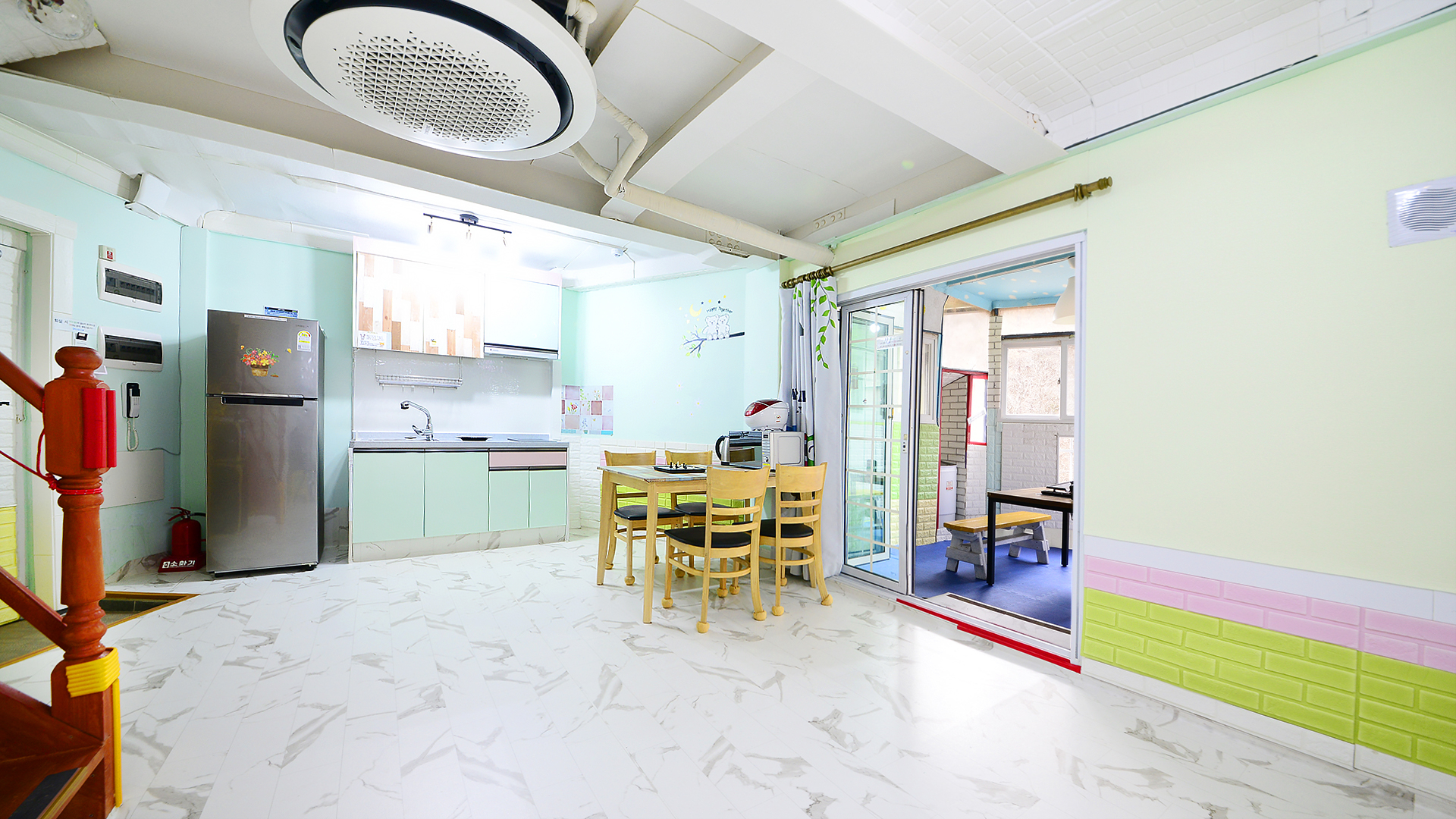 room detail thumbnail 0